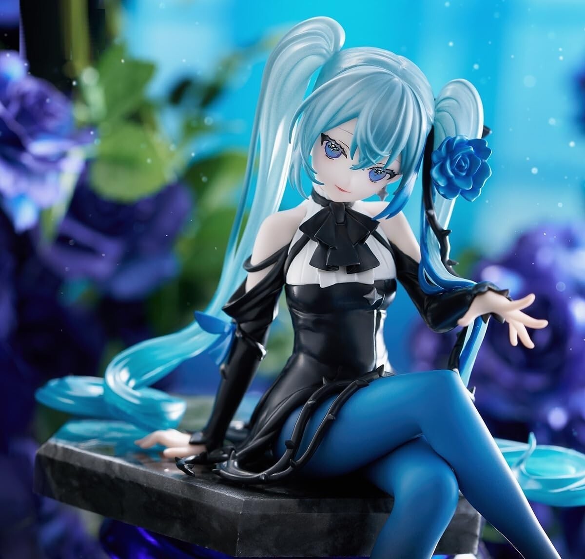 FuRyu Hatsune Miku Noodle Stopper Figure – Flower Fairy Blue Rose Ver.
